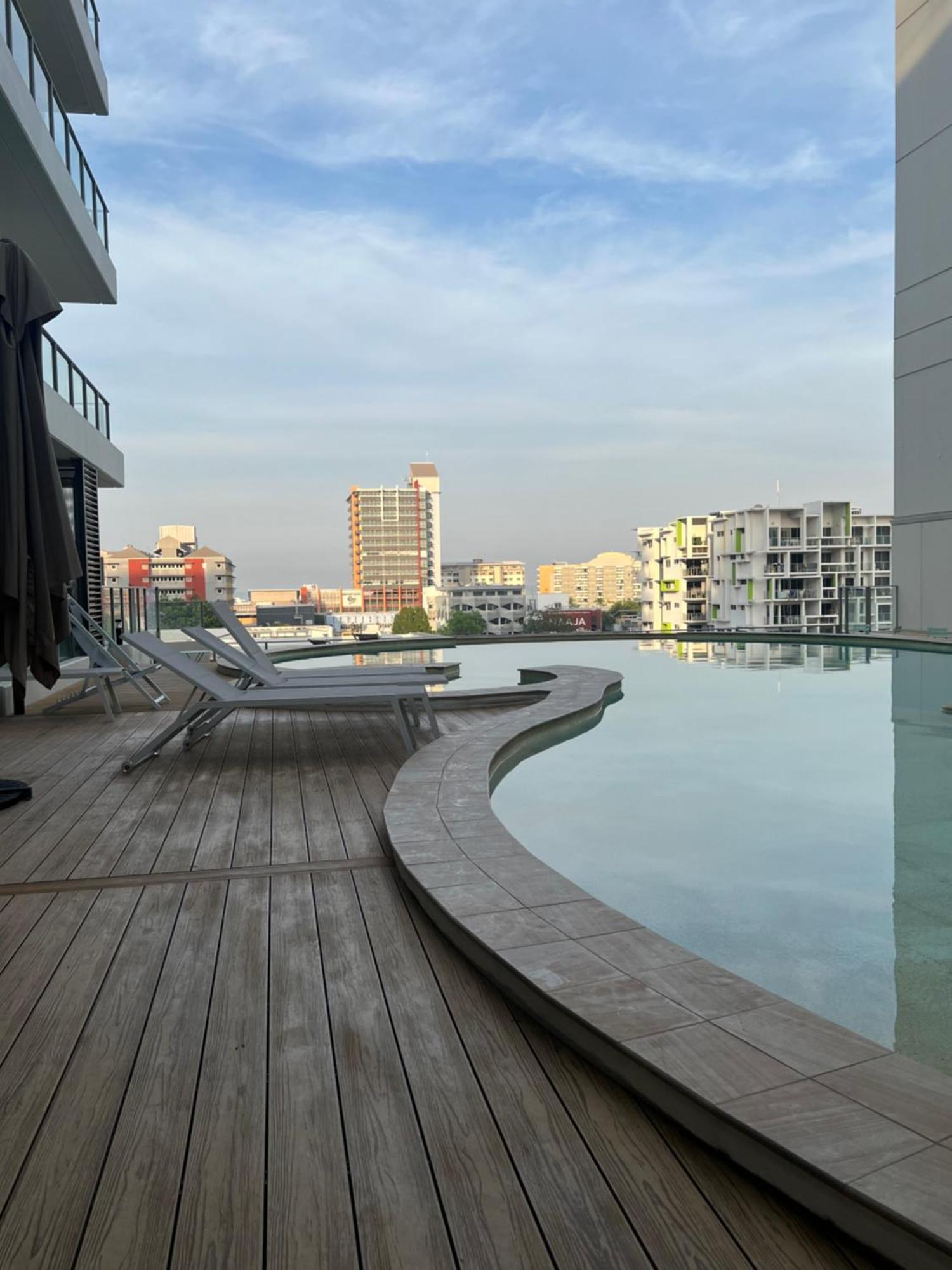 Apartment Pandanas Cbd Water Views *